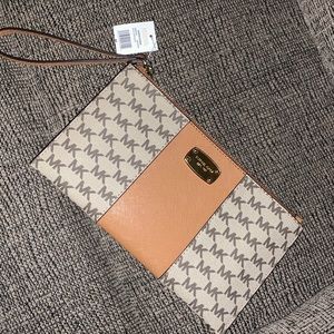 Michael Kors Wristlet